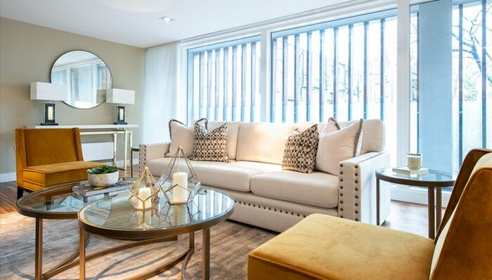 2 Bedroom Flat To Rent In Fulham Road, Knightsbridge, SW3