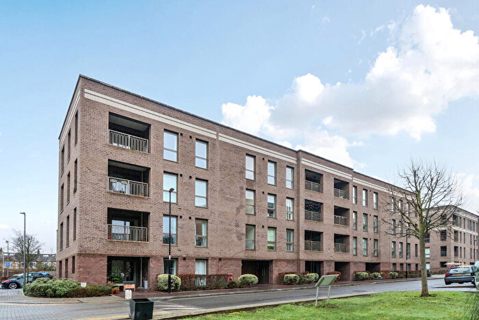 2 Bedroom Apartment For Sale In Adenmore Road, London, SE6