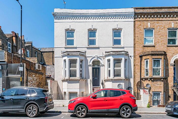 Studio To Rent In Daneville Road, London, SE5