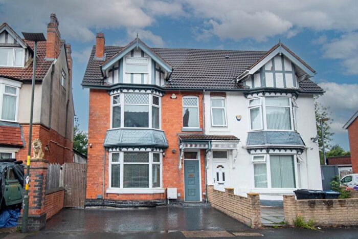 4 Bedroom Semi-Detached House For Sale In Westfield Road, Acocks Green, Birmingham, West Midlands, B27