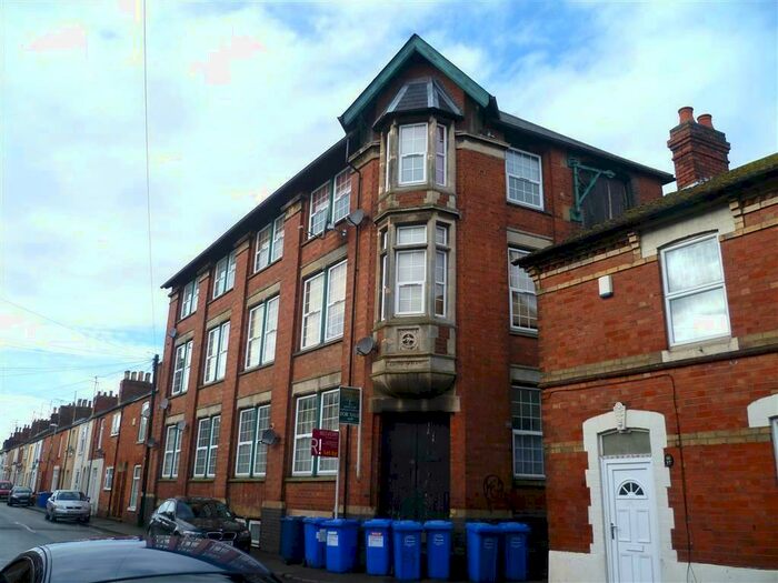 2 Bedroom Flat To Rent In Havelock Street, Kettering, NN16