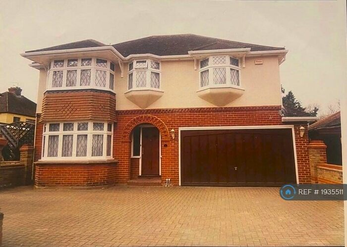 4 Bedroom Detached House To Rent In City Way, Rochester, ME1