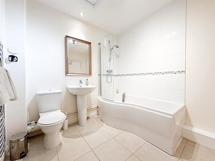 2 Bedroom Apartment To Rent In Lansdown Place, Cheltenham, GL50