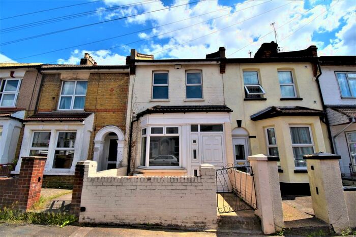 3 Bedroom Terraced House To Rent In Gordon Road Rochester, ME2