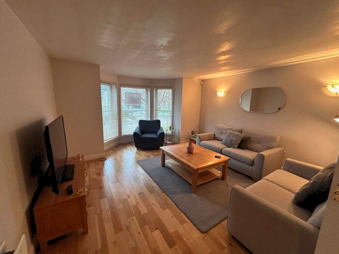 2 Bedroom Flat To Rent In Morningfield Mews, West End, Aberdeen, AB15