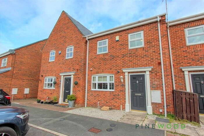4 Bedroom Terraced House To Rent In California Lane, Barlborough, Chesterfield, S43