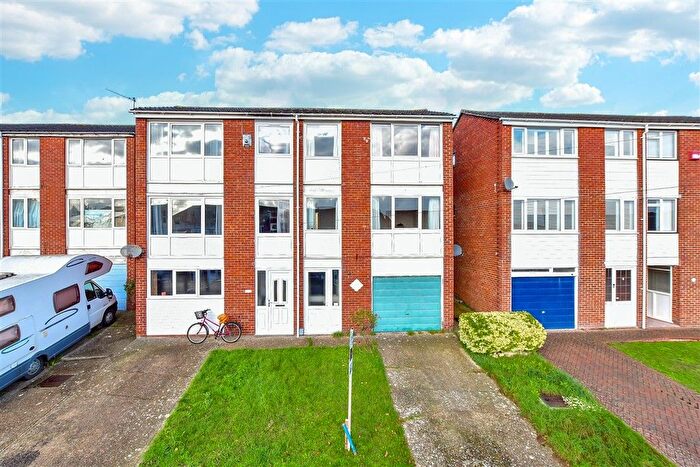 4 Bedroom Town House For Sale In Old Rectory Road, Portsmouth, Hampshire, PO6