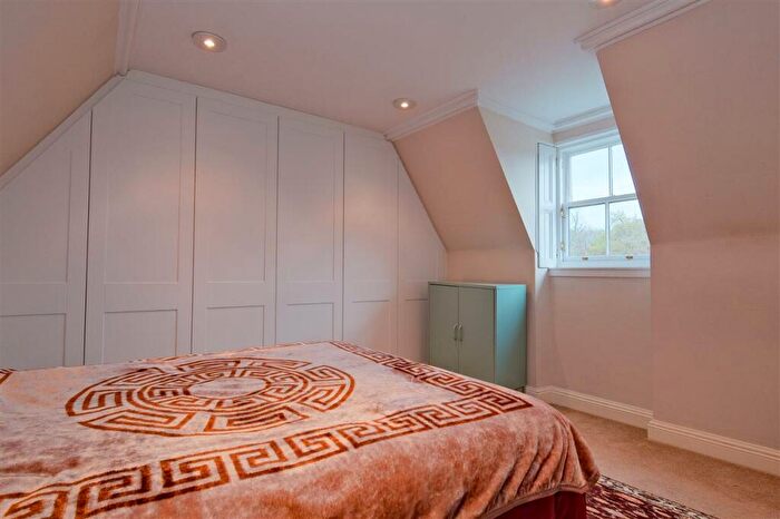 2 Bedroom Apartment To Rent In Dalzell House, Motherwell, ML1