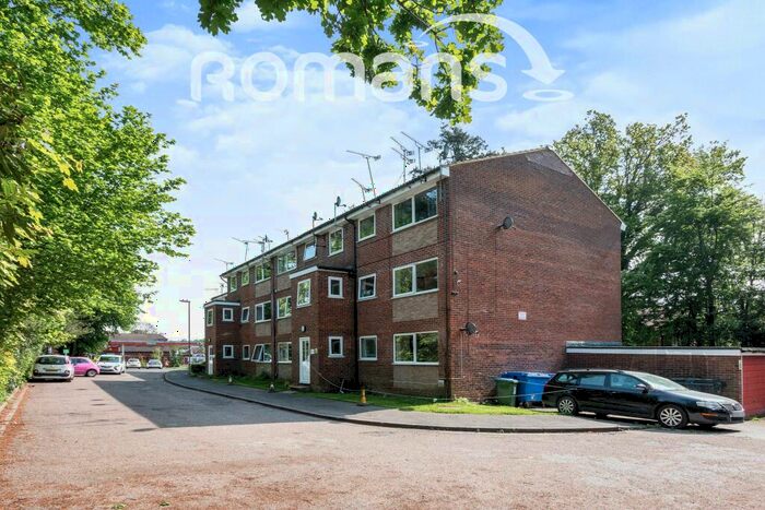 3 Bedroom Apartment To Rent In Windsor Court Fleet, GU51