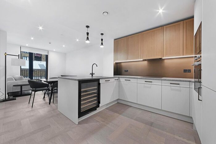 2 Bedroom Flat To Rent In Saffron Wharf, London Dock, E1W