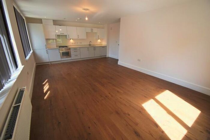2 Bedroom Flat To Rent In Pechiney House, The Grove, Slough, SL1