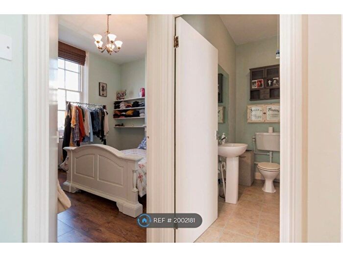 1 Bedroom Flat To Rent In Richmond Road, London, E8