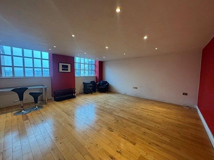 3 Bedroom Flat To Rent In Wimbledon Street, Leicester, LE1