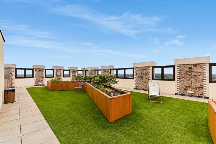 3 Bedroom Flat To Rent In Lisson Grove, London, NW1