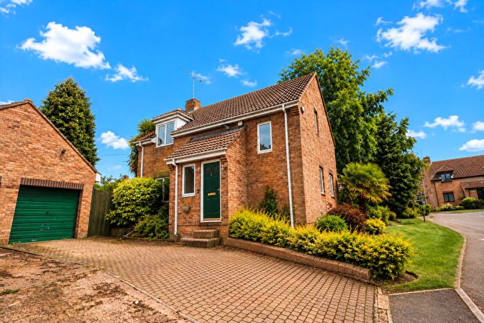 3 Bedroom Detached House For Sale In Springer Straight, Northampton, NN4