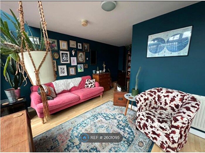 2 Bedroom Flat To Rent In Royal Quay, Liverpool, L3