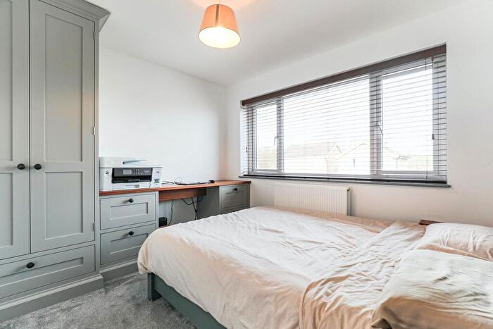 3 Bedroom End Of Terrace House For Sale In Durham Way, Harrogate, HG3