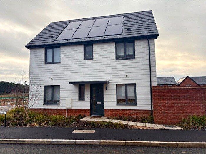 3 Bedroom Property To Rent In Wilks Road, Crowthorne, RG45