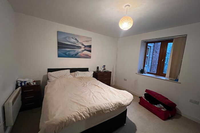 2 Bedroom Apartment For Sale In Thornton Road, Bradford, West Yorkshire, BD1