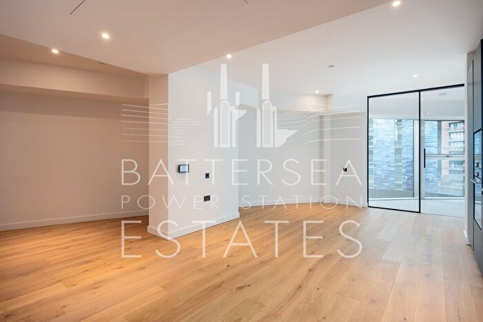 Studio To Rent In L-, Electric Boulevard, Battersea, SW11