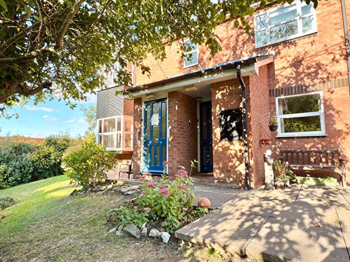 2 Bedroom Property For Sale In Shephard Mead, Tewkesbury, GL20