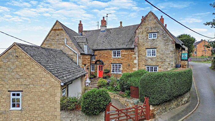 4 Bedroom Character Property For Sale In Arnhill Road, Gretton, Corby, NN17