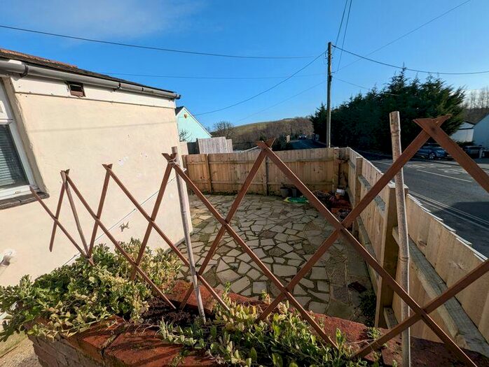 3 Bedroom End Of Terrace House For Sale In New Road, Sandown, PO36