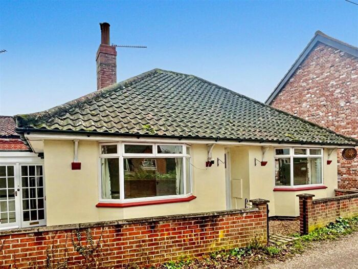 3 Bedroom Detached Bungalow For Sale In Recreation Walk, Harleston, IP20