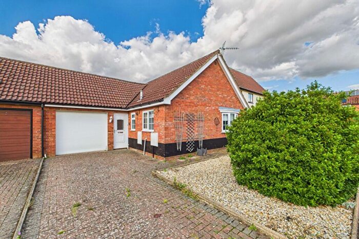 2 Bedroom Detached Bungalow For Sale In William Close, Watton, IP25