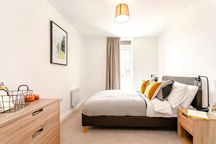 1 Bedroom Flat To Rent In Exchange Square, The Priory Queensway, Birmingham, West Midlands, B4
