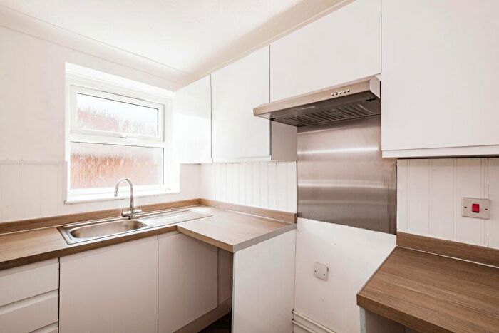 1 Bedroom Flat For Sale In Broadwater Road, Worthing, West Sussex, BN14