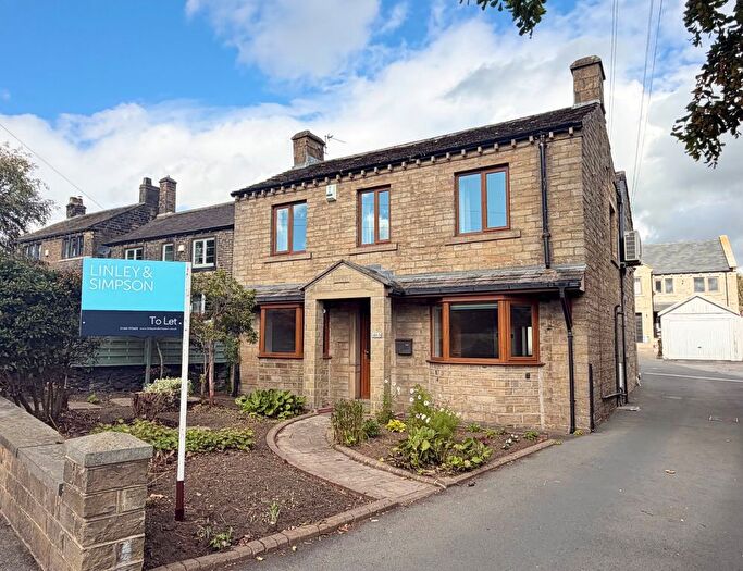 4 Bedroom Detached House To Rent In Penistone Road, Shelley, Huddersfield, West Yorkshire, HD8