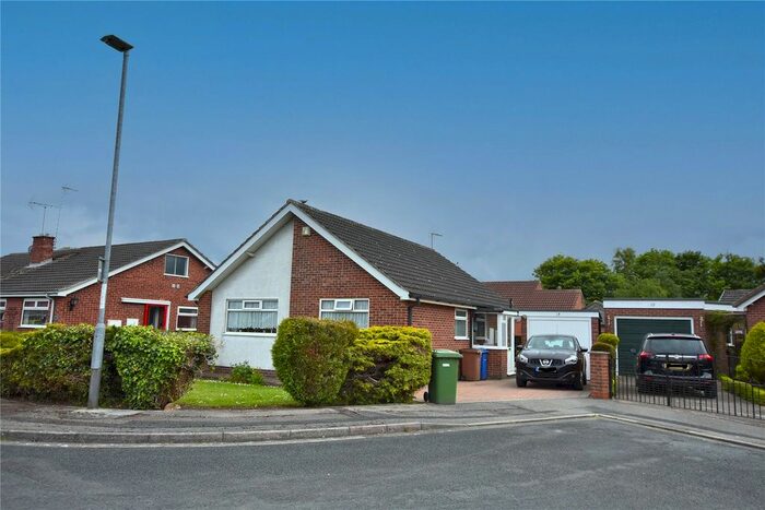 2 Bedroom Bungalow For Sale In Kings Mead, Driffield, East Riding Of Yorkshi, YO25