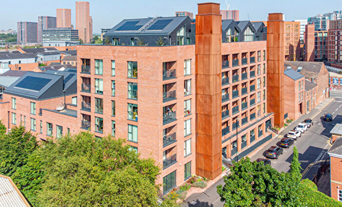 2 Bedroom Flat For Sale In Apartment, Ironworks, Leeds, LS11