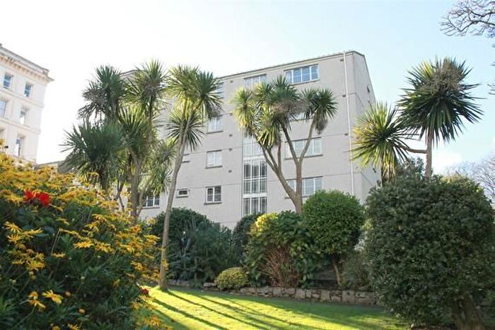 1 Bedroom Flat To Rent In Marine Court, Falmouth, TR11