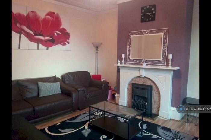 2 Bedroom Terraced House To Rent In Fagley Road, Bradford, BD2