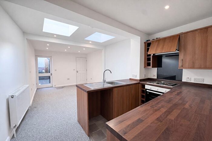 2 Bedroom Flat To Rent In King Street, Ramsgate, Kent, CT11