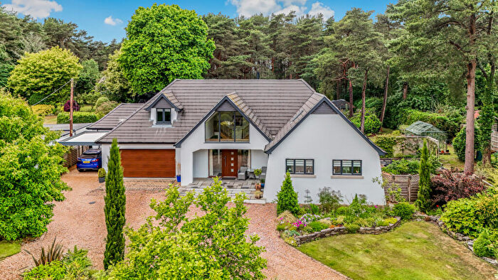4 Bedroom Detached House For Sale In Avon Avenue, Ringwood, BH24