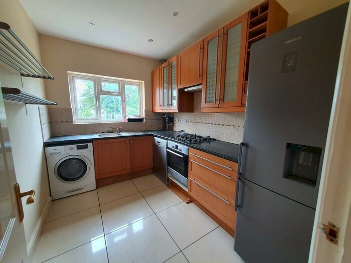 4 Bedroom House To Rent In Ingram Road, CR7