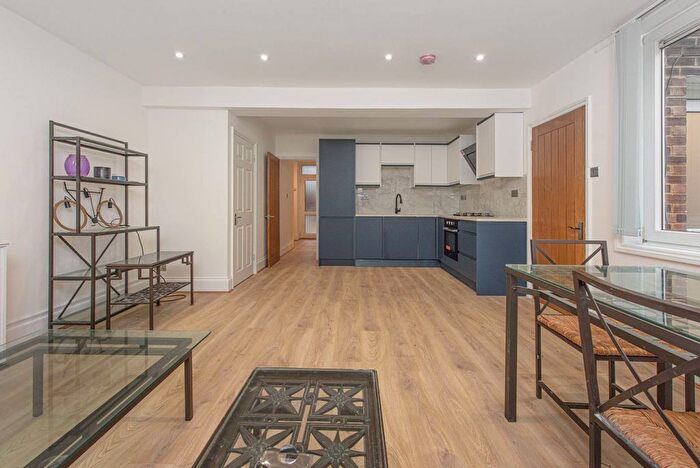 4 Bedroom Property To Rent In Garlinge Road, Kilburn, London, NW2