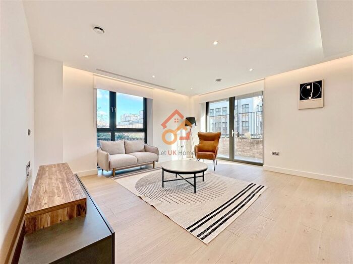 3 Bedroom Flat To Rent In Dispatch House, Paragon Square, London, WC1X