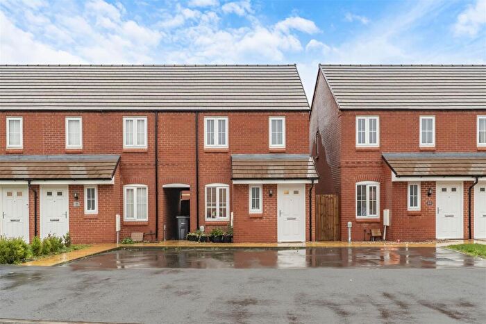 2 Bedroom End Of Terrace House For Sale In Otter Street, Rothwell, Kettering, NN14
