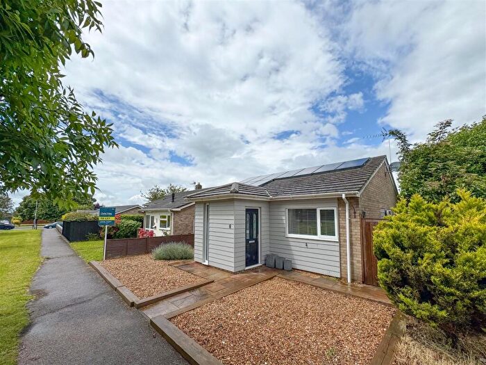 3 Bedroom Detached Bungalow For Sale In The Cedars, Lakenheath, IP27