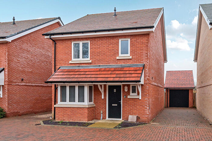 3 Bedroom Detached House For Sale In Elsanta Drive, Southampton, SO31