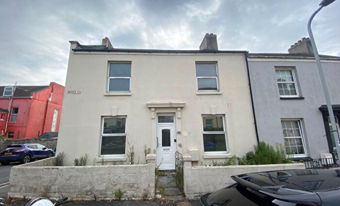 4 Bedroom End Of Terrace House For Sale In Warren Street, Plymouth, Devon, PL2
