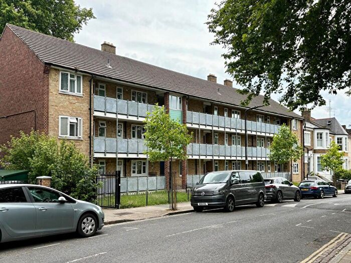 4 Bedroom Flat To Rent In Kyverdale Road, N16