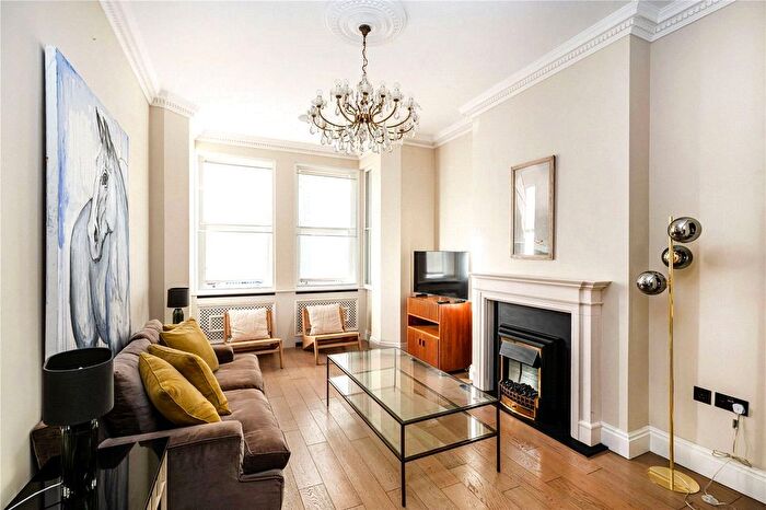 3 Bedroom Flat To Rent In Ormonde Gate, Chelsea, London, SW3