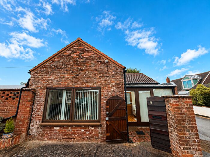 1 Bedroom Barn Conversion To Rent In One Bedroom Annexe With Parking, Lympstone, EX8