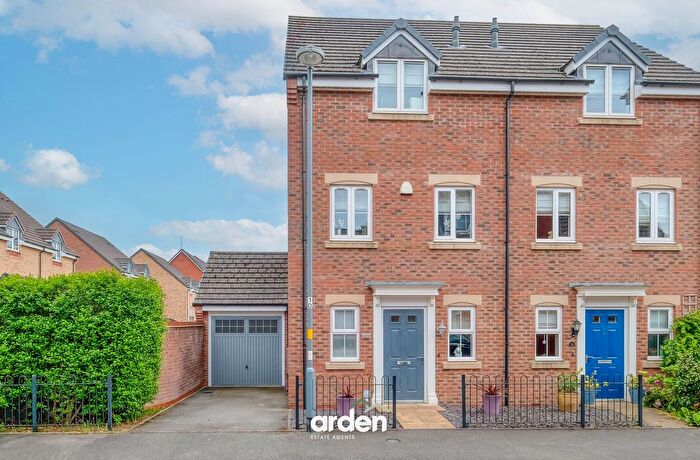 3 Bedroom Semi-Detached House For Sale In Riverpark Way, Northfield, B31