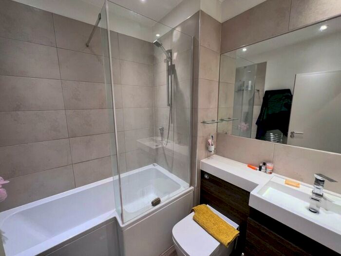 1 Bedroom Flat To Rent In Ridgmont Road, St. Albans, Hertfordshire, AL1